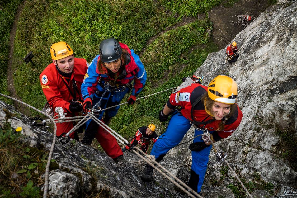 Instruktorka PZA i ratowniczka GOPR podczas szkolenia wspinaczkowego
