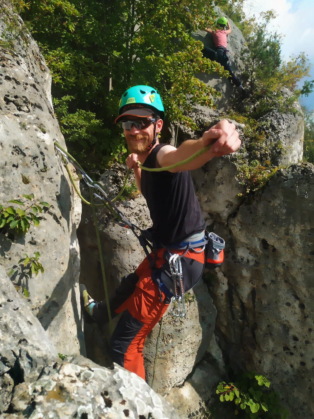 Szkolenie wspinaczkowe na drogach sportowych – nauka wpinania ekspresów