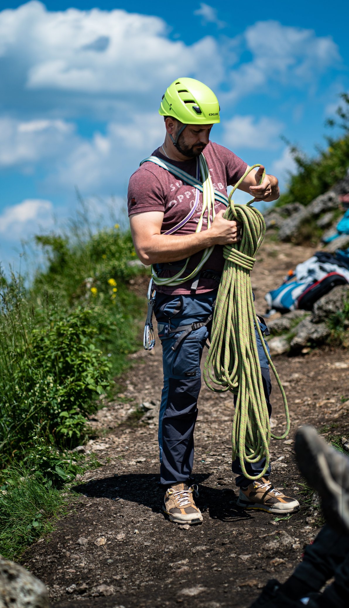 Kurs wspinaczki skałkowej – praktyka w realnym terenie